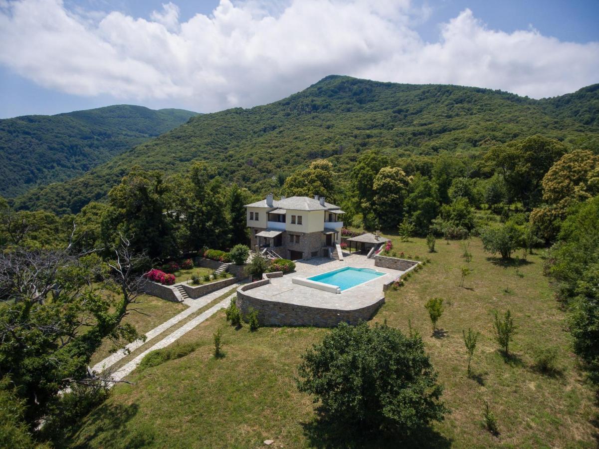 Luxury Villa With Pool In Tsagkarada Exterior foto